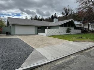 911 NW Heathwood Pl, Grants Pass, OR