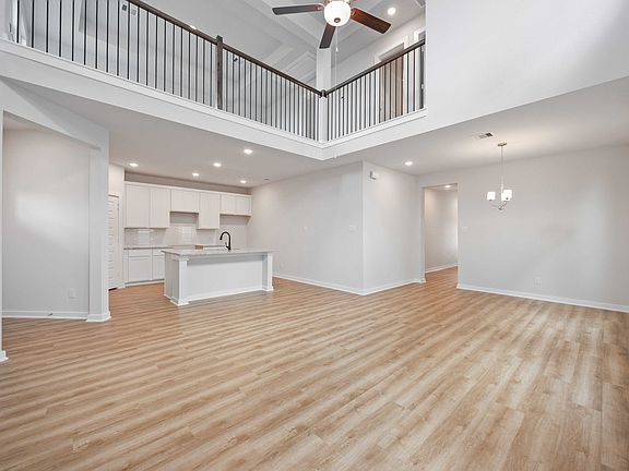 518 Tejas Village Pkwy - Matagorda - Family Room