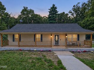 107 Hillside Ct, Dingmans Ferry, PA 18328