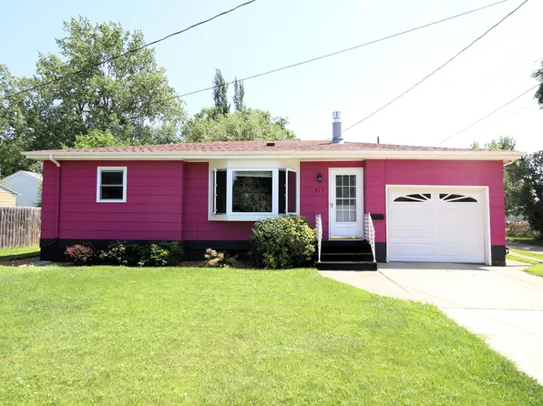 813 S Dakota St, Aberdeen, SD 57401