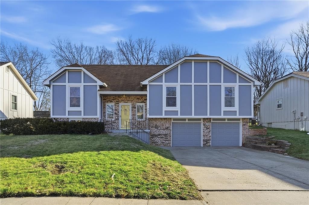 7909 N Michigan Ave, Kansas City, MO 64118 | Zillow