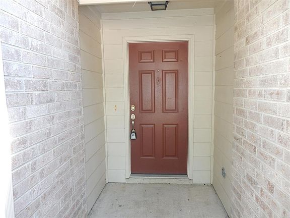 3rd image of 14627 Emerald Cypress Ln