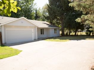 722 Buster Ln SE, Salem, OR 97317