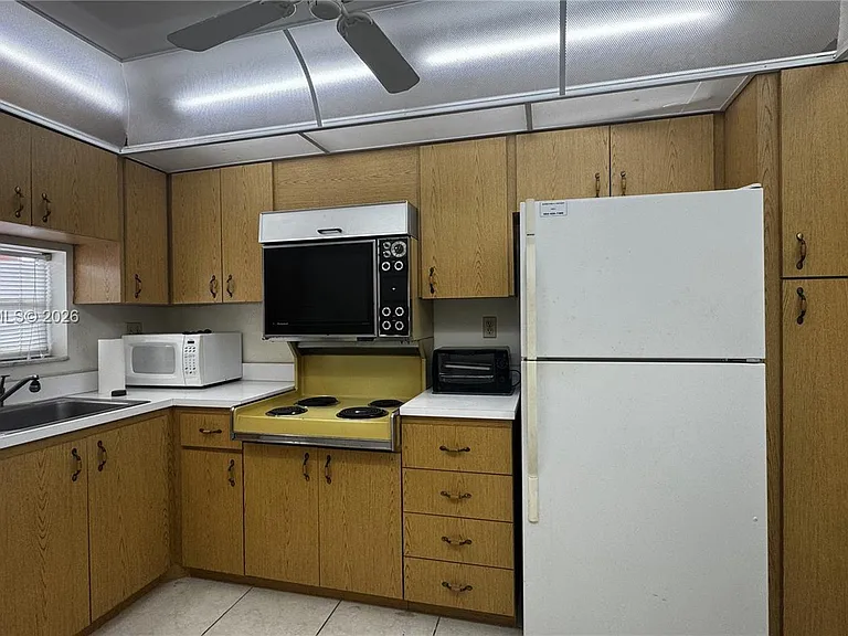9423 S Hollybrook Lake Dr #203 — Photo 17