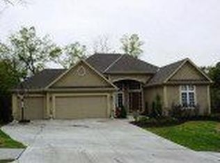 1424 Timber Ridge Dr, Liberty, MO 64068