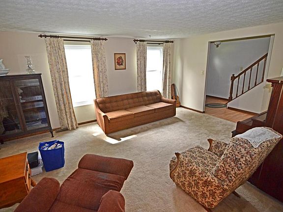 3rd image of 900 Ruskin Dr