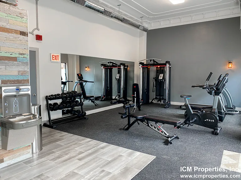 540.9 W Briar Pl #9B — Photo 6