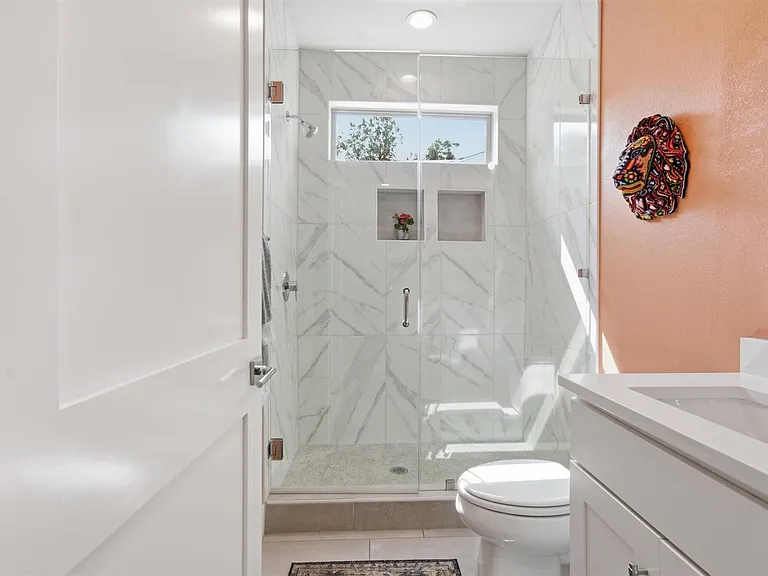 2710 Zaragosa St #A — Photo 11