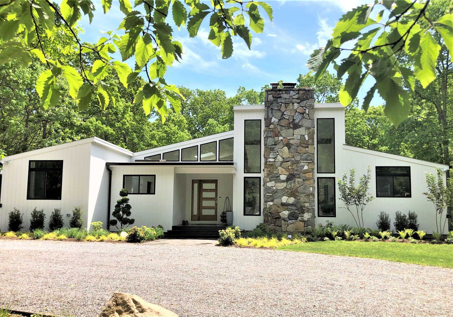 Front of house with circular driveway,set back and very quiet