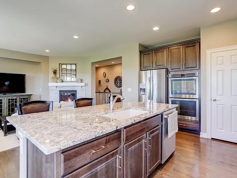 610 Grenville Cir — Photo 2