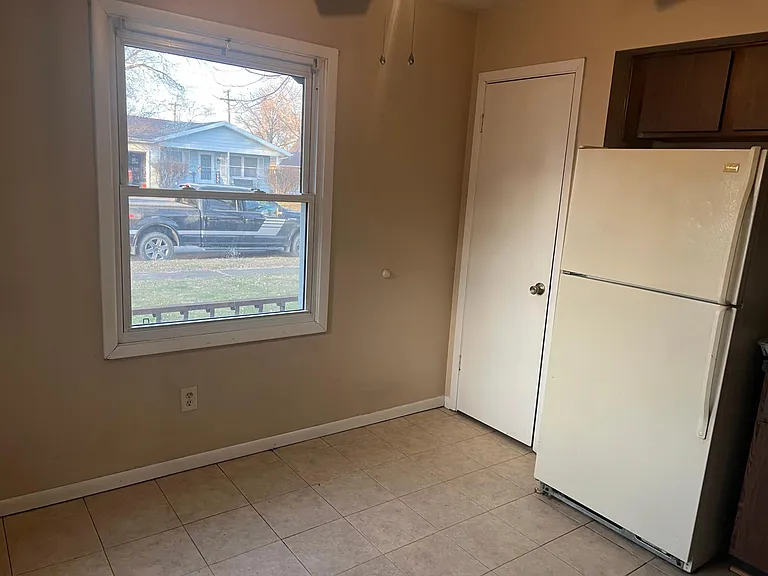 503 E Lowell Ave — Photo 10