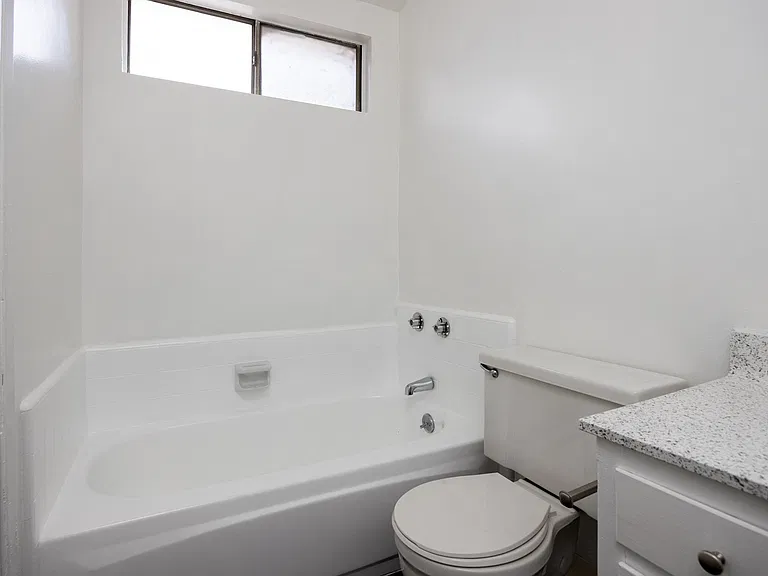 Prospect Plaza Apartments — Photo 16