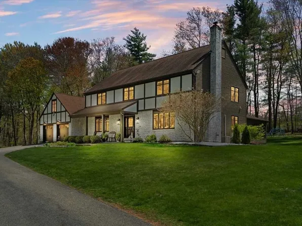 379 South St, Auburn, MA 01501