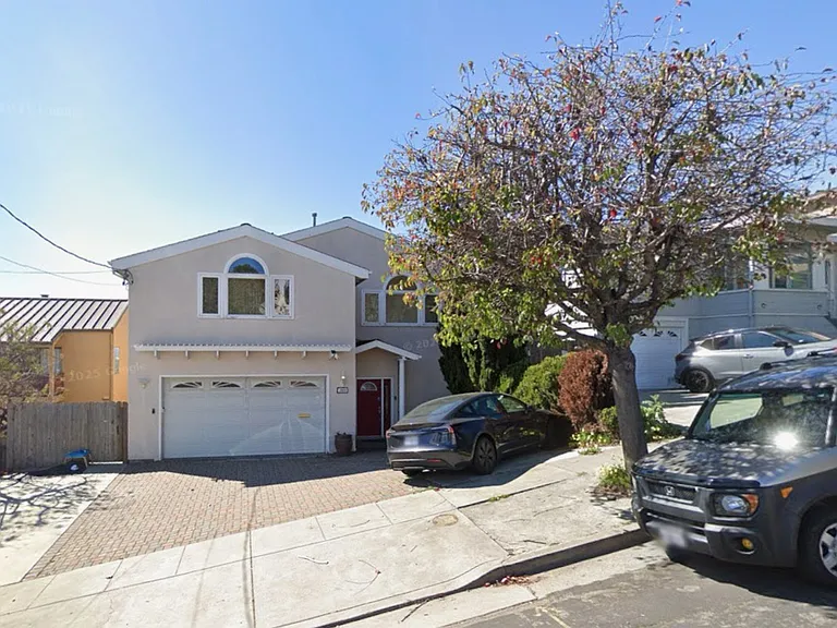 2939 San Luis St — Photo 1