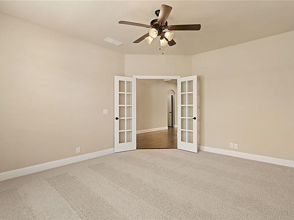 4th image of 2102 Deckard Dr