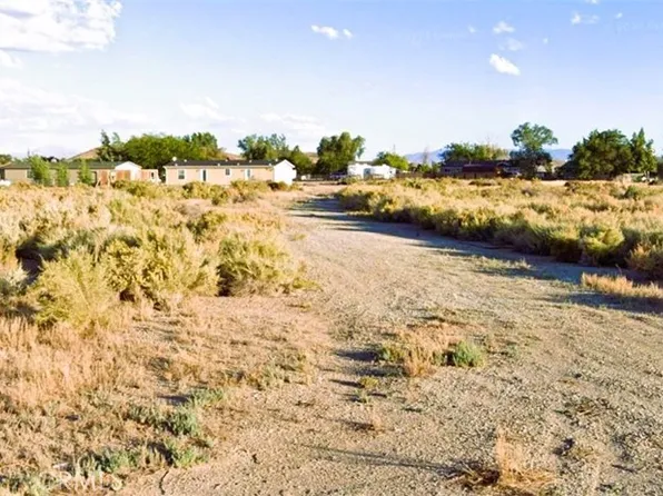 11 Pinehurst Ct, Yerington, NV 89447