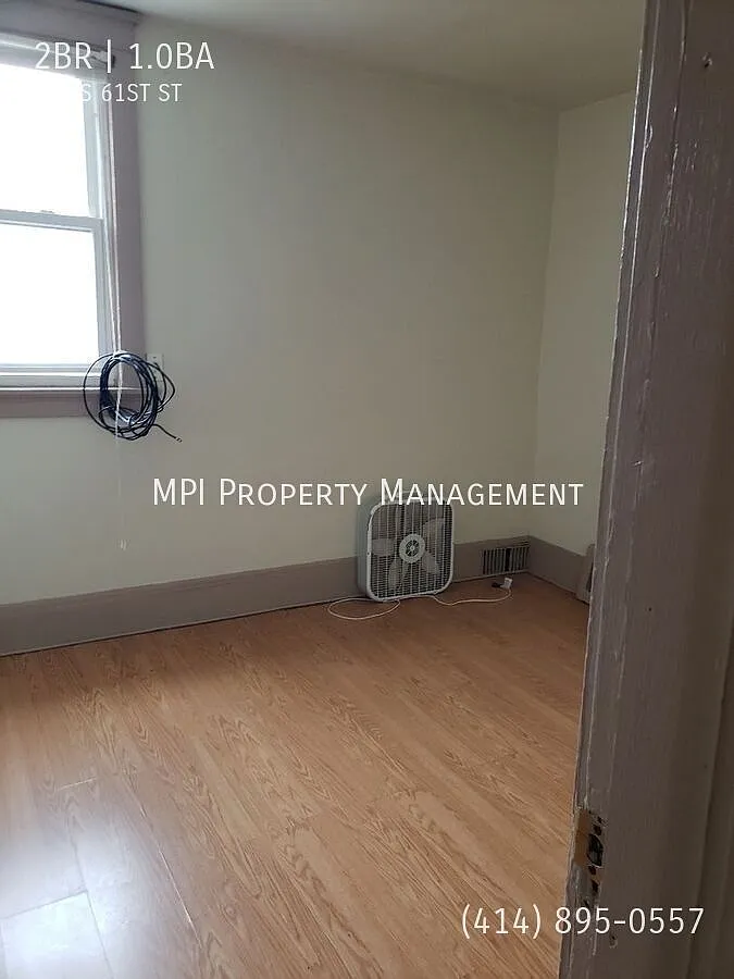 226 S. 61st Street, Milwaukee - 2 BR Upper 1/2 off first months rent! — Photo 4