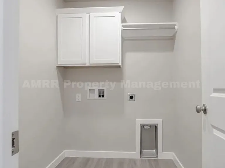 7216 East Cres #99-1/2 — Photo 13