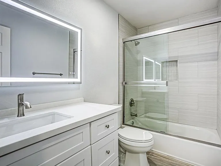 141 Johnston Ln #10 — Photo 3
