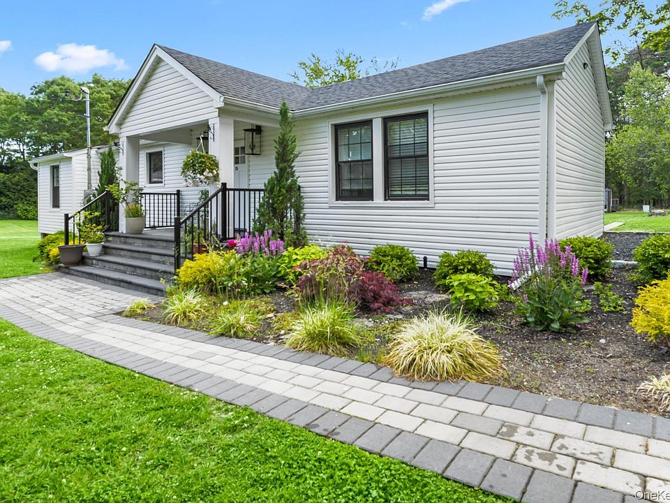 1st image of 25 Peters Ln