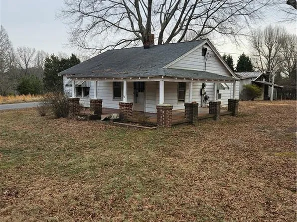1016 Hunt Joyce Rd, Madison, NC 27025