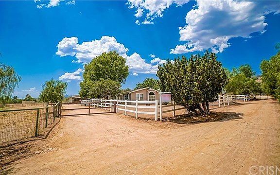 2nd image of 9261 Sierra Hwy