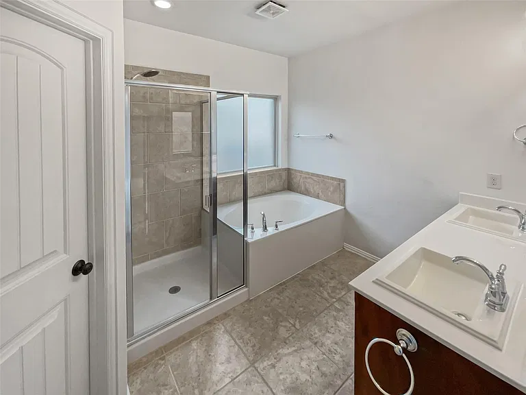 2620 Triangle Leaf Dr — Photo 16