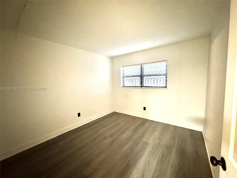 1525 NE 135th St #3 — Photo 7
