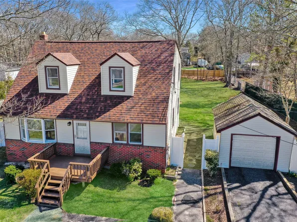 19 Stackyard Drive, Mastic Beach, NY 11951