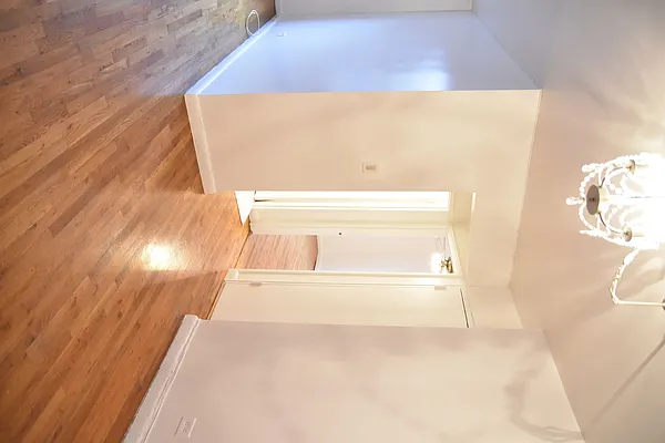 Rented by Giaps Realty Group LLC | media 16