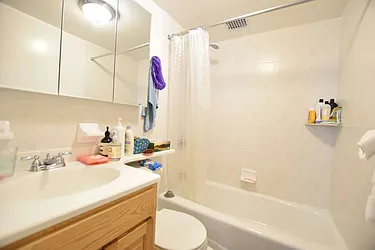 Rented by Street Realty Brokerage LLC