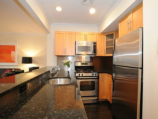 Sold by Sotheby's International Realty | media 16