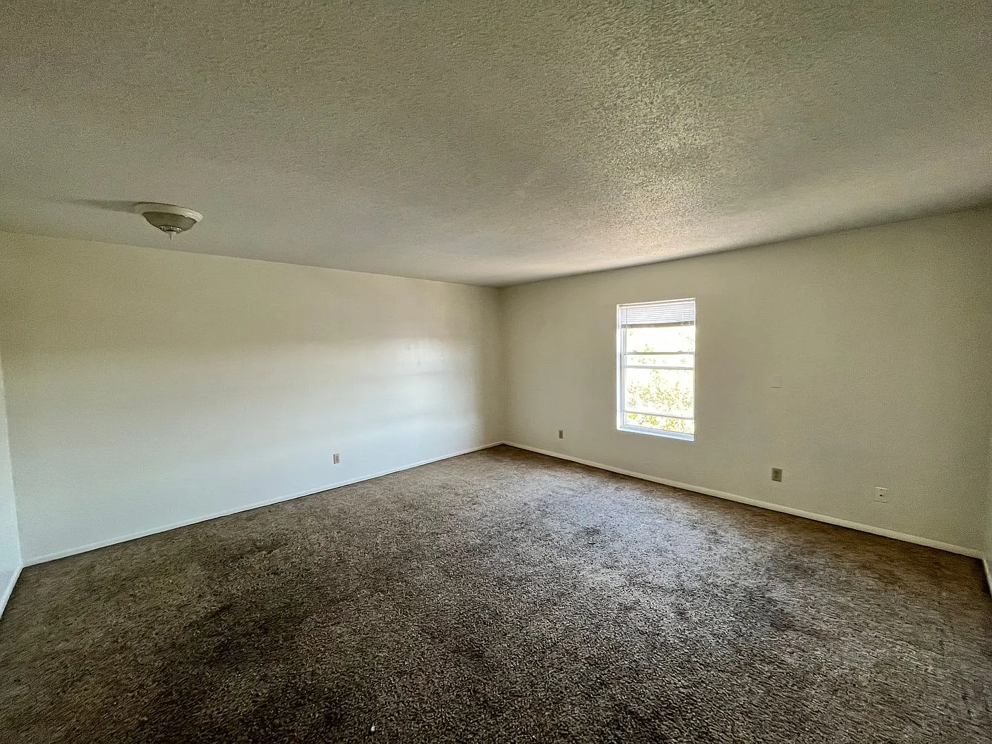 Hillcrest Apartments — Photo 2