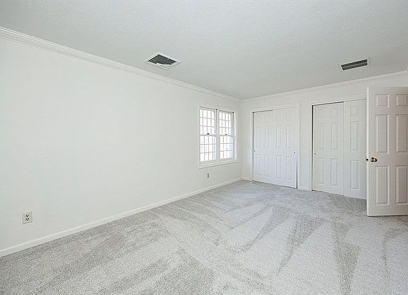 5th image of 11 Laurelwood Dr