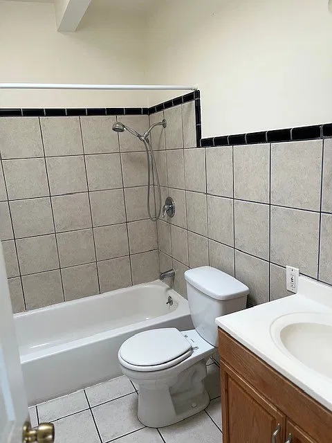 2 bed, 900 sqft, $3,725 — Photo 3