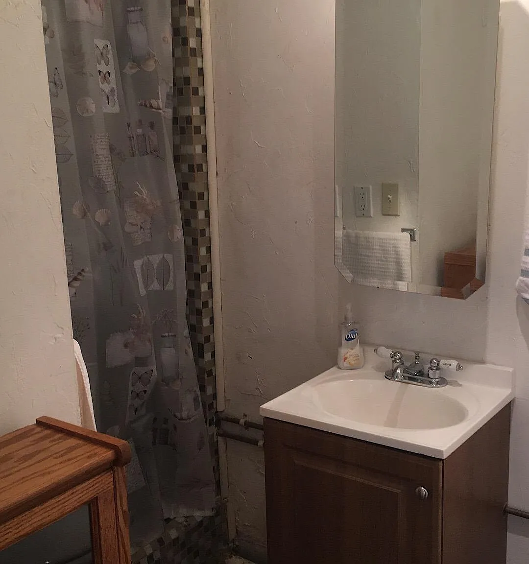 2817 E Lester St — Photo 4