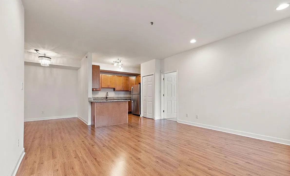 2 bed, 1100 sqft, $2,250 — Photo 1