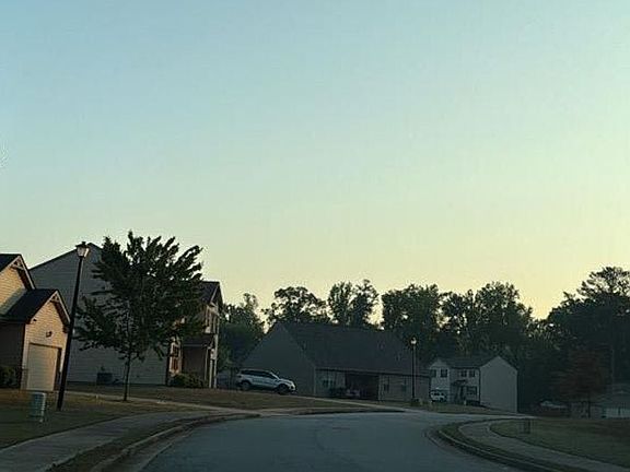 5th image of 165 Ella Dr