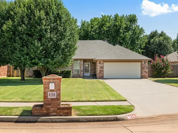 438 W Strasburg Way, Mustang, OK 73064