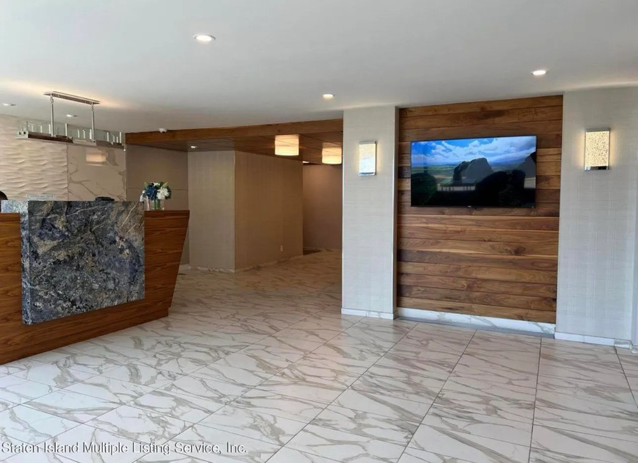 1 bed, 680 sqft, $2,400 — Photo 2