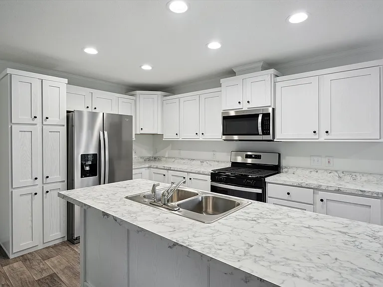 Laurel Woods — Photo 2