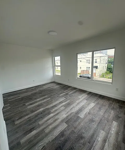 Master Bedroom - Street View