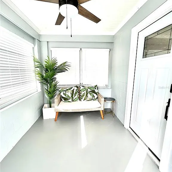 265 W Bay Ave — Photo 10