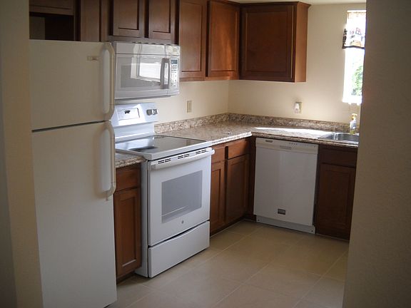 Kitchen, New Cab's & counter