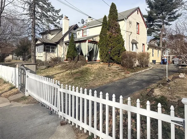 306 S Carol Blvd, Upper Darby, PA 19082