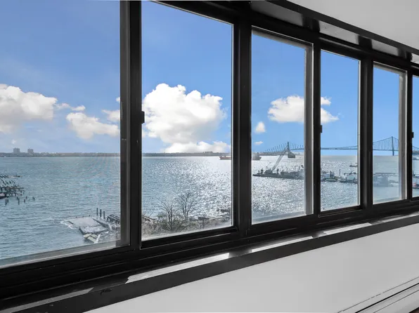 10 Bay Street Landing image 25 of 30