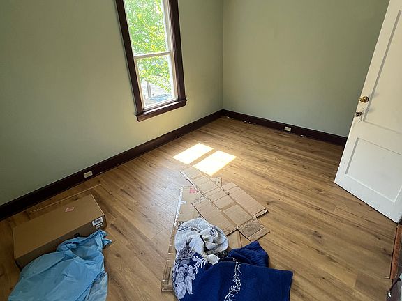 3rd image of 125 Mill Rd #1