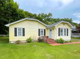 183 Maple St, Branford, CT 06405