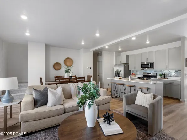 2258 N Canal View Ln, Heber, UT 84032