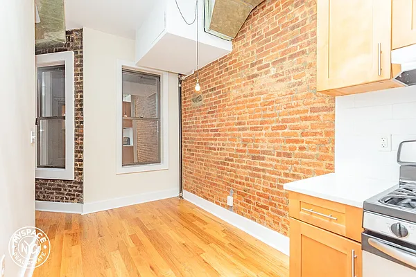 Rented by MySpaceNYC | media 32